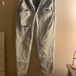 Wild fable jeans size 2! In good condition never worn.